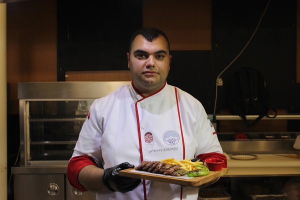 Foto - Bir türlü kıvamı tutturamıyor musunuz? İşte leziz köftenin sırrı