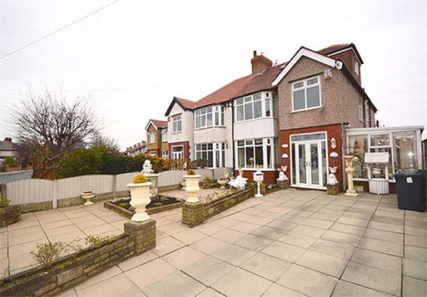 Bir türlü satılamıyor! Evin içini gören kaçıyor!