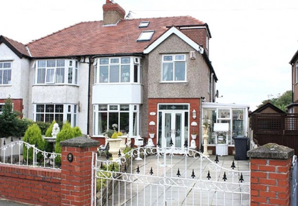 Foto - Bir türlü satılamıyor! Evin içini gören kaçıyor!