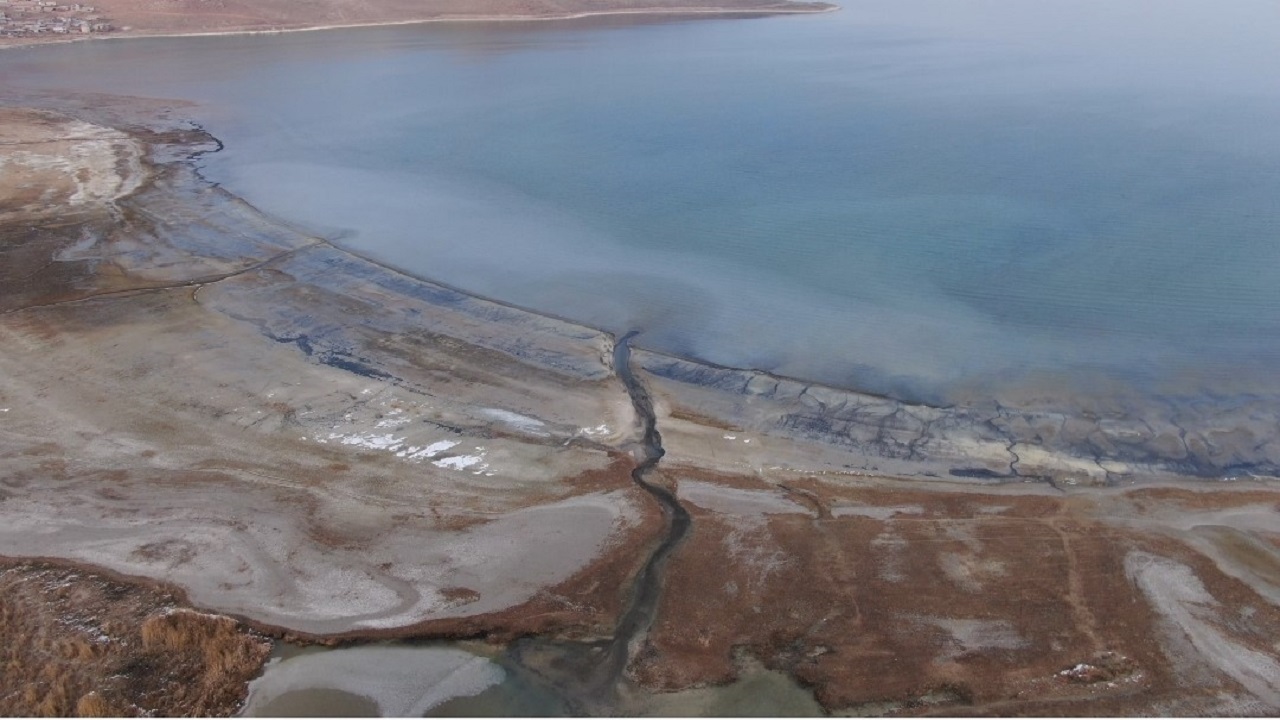 Foto - Bir türlü soğuyamadı! Van Gölü nefessiz kaldı