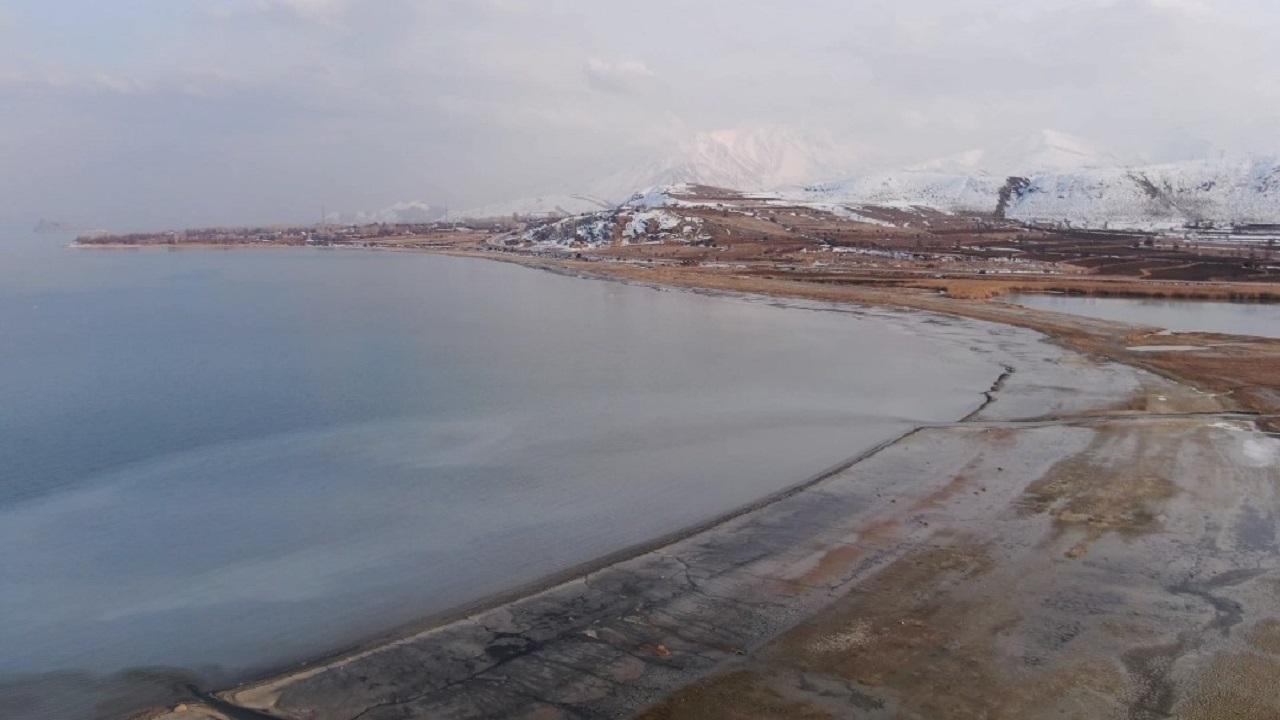 Foto - Bir türlü soğuyamadı! Van Gölü nefessiz kaldı