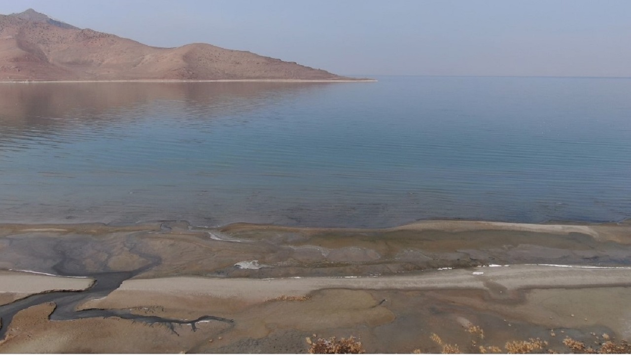 Foto - Bir türlü soğuyamadı! Van Gölü nefessiz kaldı