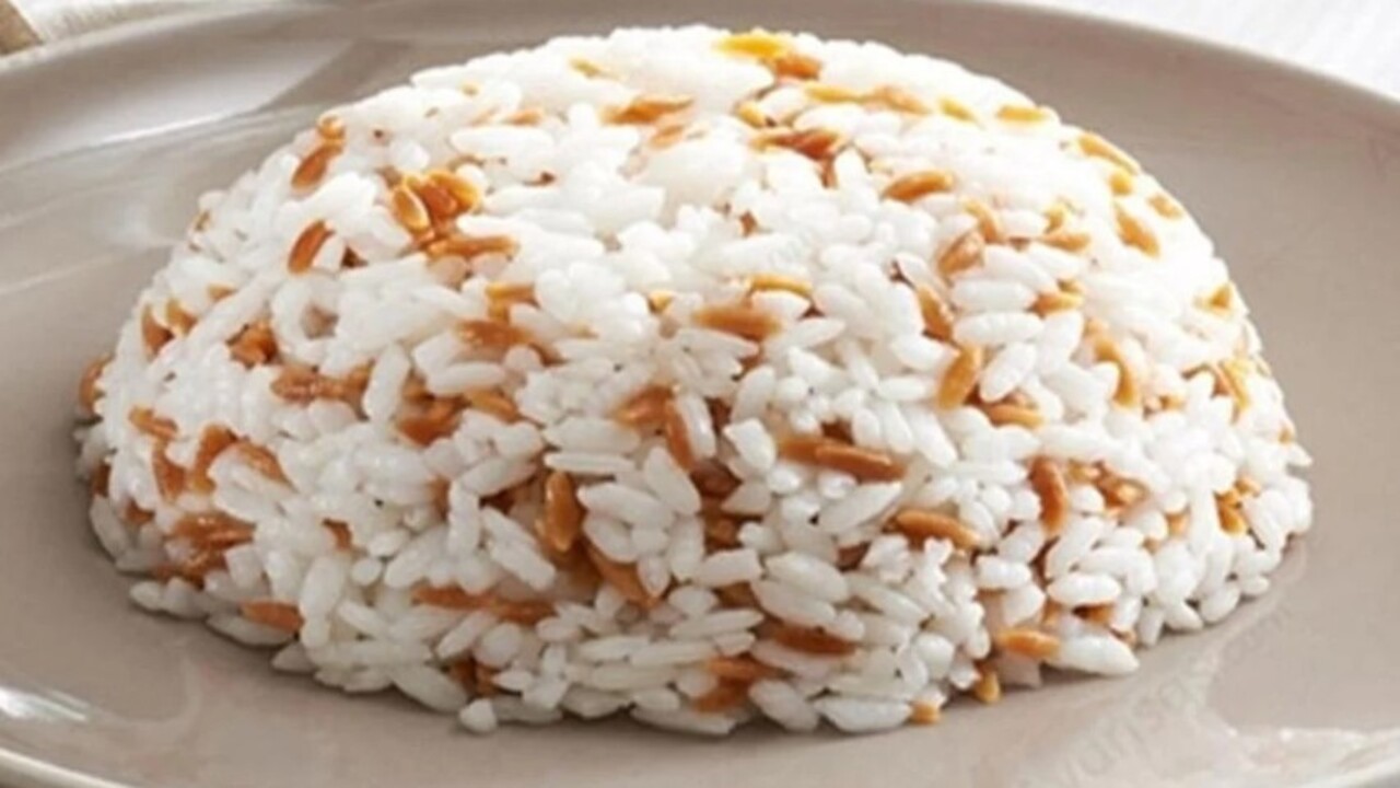 Foto - Bir tutam eklemeniz yeterli! Tencereye yapışmayan pilav yapmanın yolu açıklandı