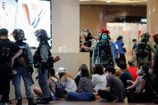 Foto - Bir ülke ayakta! 10 binlerce insan sokaklara inmiş durumda 