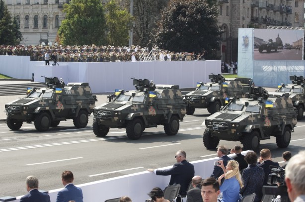 Foto - Bir ülke bağımsızlık gününü kutladı! Türk SİHA'larıyla gövde gösterisi