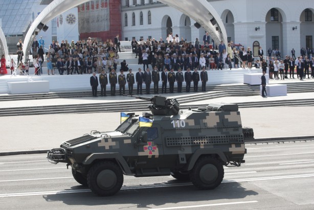 Foto - Bir ülke bağımsızlık gününü kutladı! Türk SİHA'larıyla gövde gösterisi