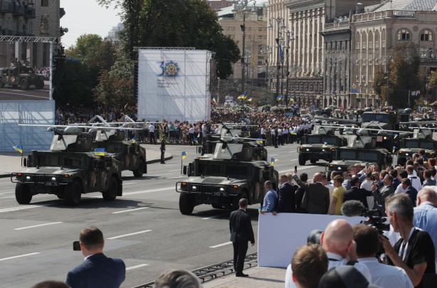 Foto - Bir ülke bağımsızlık gününü kutladı! Türk SİHA'larıyla gövde gösterisi