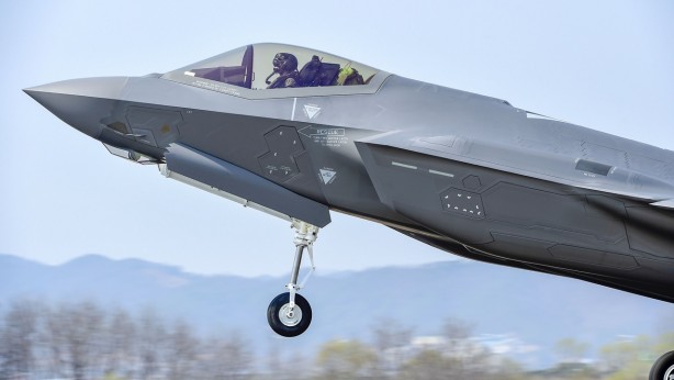 Foto - Bir ülke böyle kahroldu: Kayıtsızca ıslık çalıyoruz, Türkiye F-35 programına dönüyor