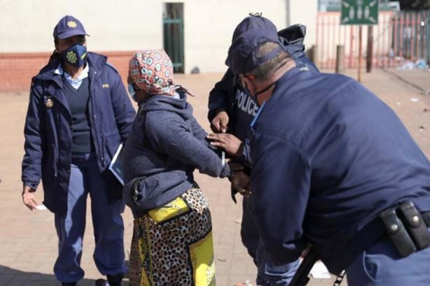 Foto - Bir ülke karıştı! ATM'ler patlatıldı, ordu sokaklara indi