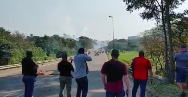 Foto - Bir ülke karıştı! ATM'ler patlatıldı, ordu sokaklara indi