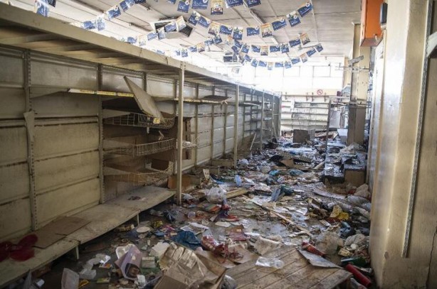 Foto - Bir ülke karıştı! ATM'ler patlatıldı, ordu sokaklara indi