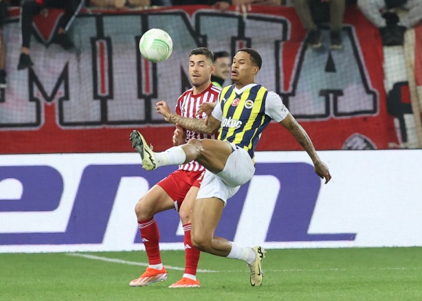 Foto - Bir ülkeden daha fazlası: Hep aynı senaryo: Bu ülkenin gurur kaynağı... Olympiakos, Sevilla, Eintracht Frankfurt... 