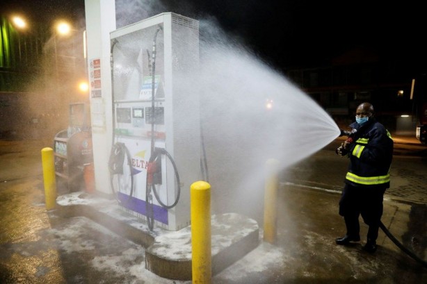 Foto - Bir ülkeyi ayağa kaldıran olay! Karantinadan toplu firar ettiler