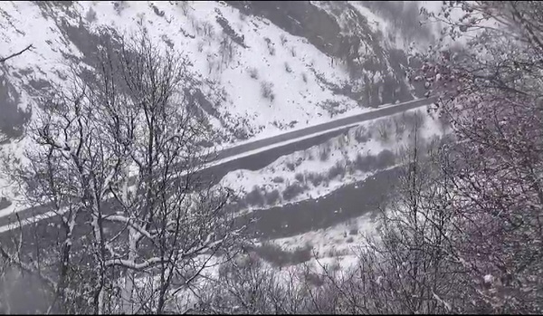 Foto - Bir yanda kara kış bir yanda bahar