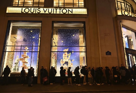 Foto - Bir yanda katliam bir yanda coştu! Dünyanın iki yüzü böyle görüntülendi