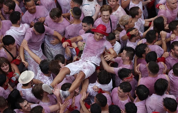 Foto - Bir yanda katliam bir yanda coştu! Dünyanın iki yüzü böyle görüntülendi