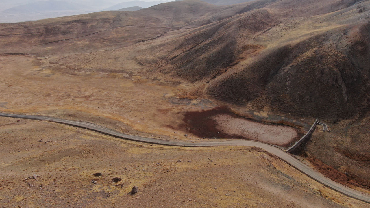 Bir zamanlar cennet gibiydi! Antik Urartu Barajı tamamen kurudu