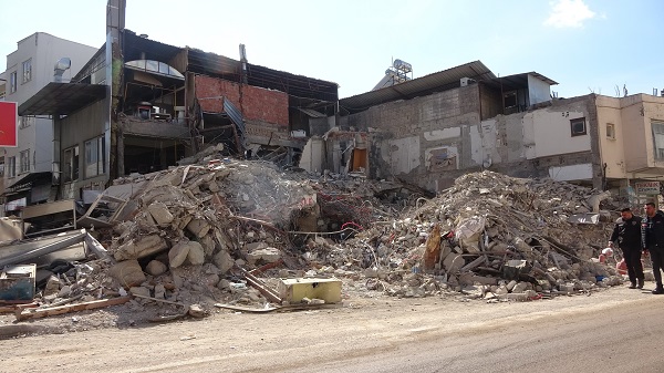 Foto - Bir zamanlar şehre gelenleri konuk ediyordu! Bu binalar adeta un ufak oldu