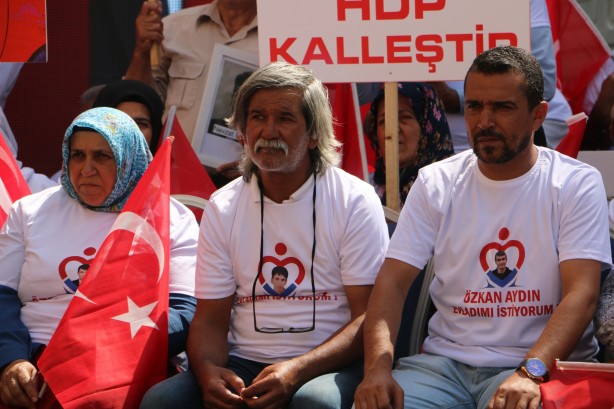 Foto - Bir zamanlar vatandaşa kepenk kapatmışlardı! 4 yıl sonra HDP Diyarbakır binasının kepengi kapatıldı