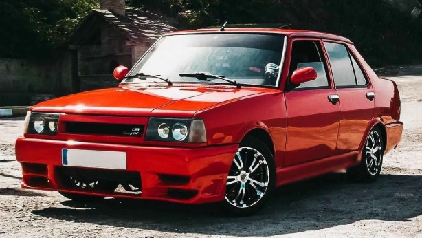 Bir zamanların efsanesi olan Tofaş Şahin yeniden satışa çıkıyor! 2024 model, cillop gibi! Fiyatı bakın ne kadar olacak