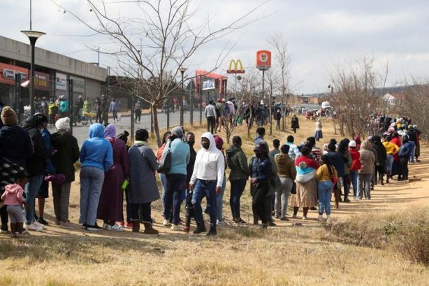 Foto - 'Birbirimizi yemenin eşiğindeyiz!' Açlık ve yıkım şiddetleniyor