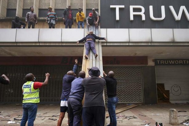 Foto - 'Birbirimizi yemenin eşiğindeyiz!' Açlık ve yıkım şiddetleniyor