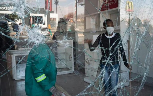 Foto - 'Birbirimizi yemenin eşiğindeyiz!' Açlık ve yıkım şiddetleniyor