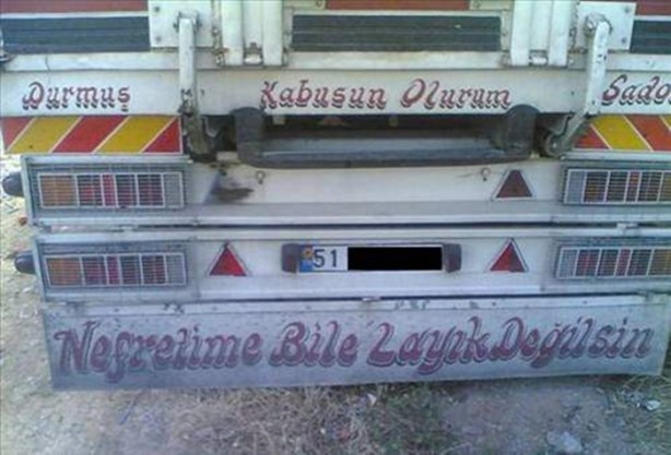 Foto - Birbirinden ilginç kamyon arkası yazıları