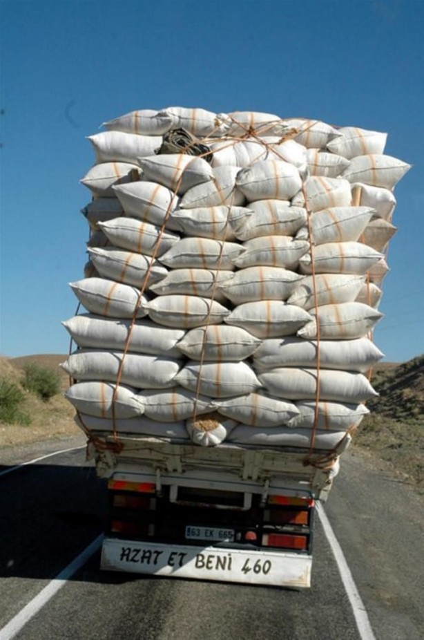 Foto - Birbirinden ilginç kamyon arkası yazıları