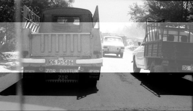 Foto - Birbirinden ilginç kamyon arkası yazıları