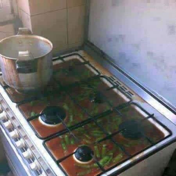 Foto - Birbirinden korkunç mutfak kazaları