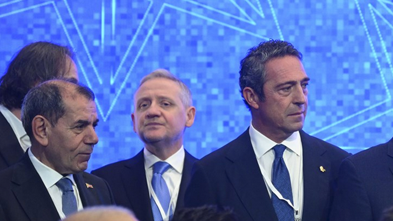 Birbirlerine yapmadıkları hakaret kalmadı ama aynı kareye girdiler! Sebebini öğrenince çok ama çok şaşıracaksınız…