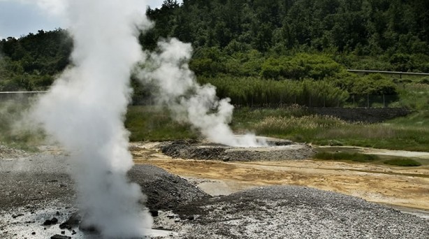Foto - Birçok ilde yerin altından fışkırıyor! Petrol, gaz değil... Van halkı nefesini tuttu, yerin 1500 metre altına iniliyor