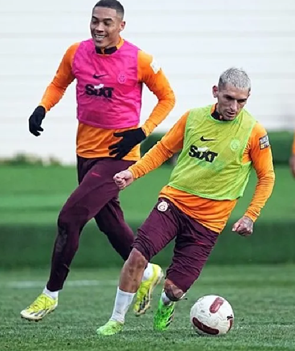 Foto - Birçok ülkenin almak için sıraya girdiği Manchester City'nin kapısına Cim-Bom dayandı! Duyan çıldıracak