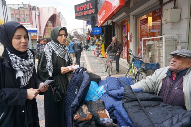 Foto - Birçok yerden takdir topladı! iki gönüllü amne sokakta bakın ne dağıttı