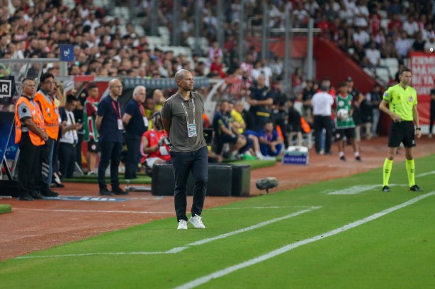 Foto - Birdenbire oluştu: O ülkeye ayıp değil mi? Büyük bir tepki ama başarmak istiyor yine de...