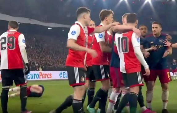 Foto - Biri bu edepsizi durdursun! Hollanda'nın yüzkarası...