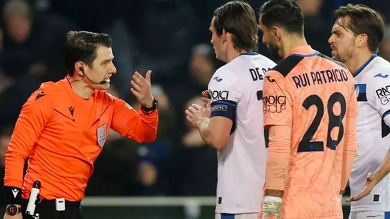 Birileri de yumruğu hak etti diyenler haklı mı? Dünya bu rezilliği konuşuyor! Sıra 24 Şubat’ta mı?