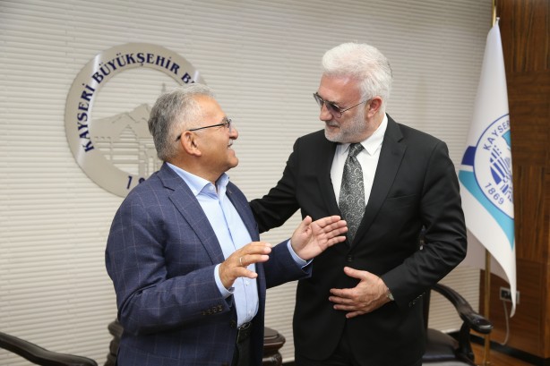 Foto - Birilerinin hedef tahtasına koyduğu Tamer Karadağlı durmak bilmiyor!