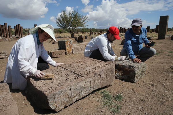 Foto - Birinci Dünya Savaşı'nda tahrip olmuştu! İşte tarihi mezarların son hali