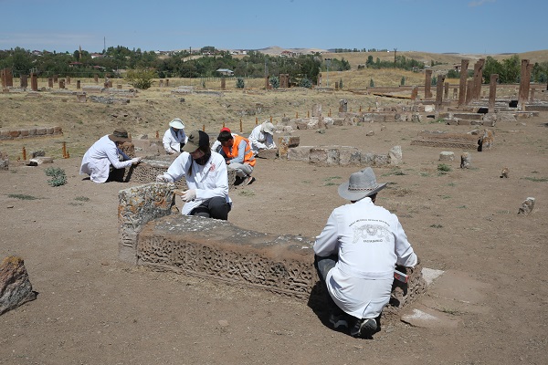 Foto - Birinci Dünya Savaşı'nda tahrip olmuştu! İşte tarihi mezarların son hali