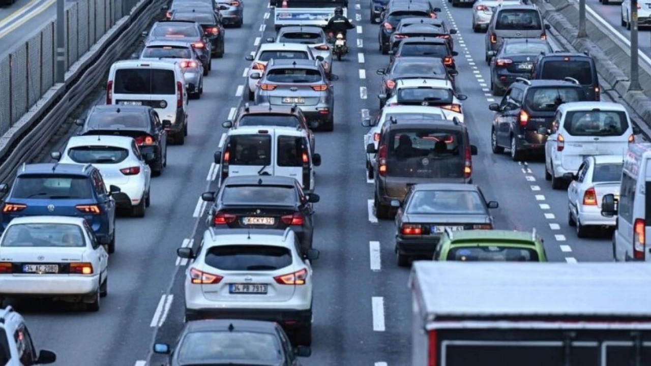 Foto - Birinci sırada hangisi var? Türkiye'de en çok trafiğe kayıtlı 13 otomobil açıklandı