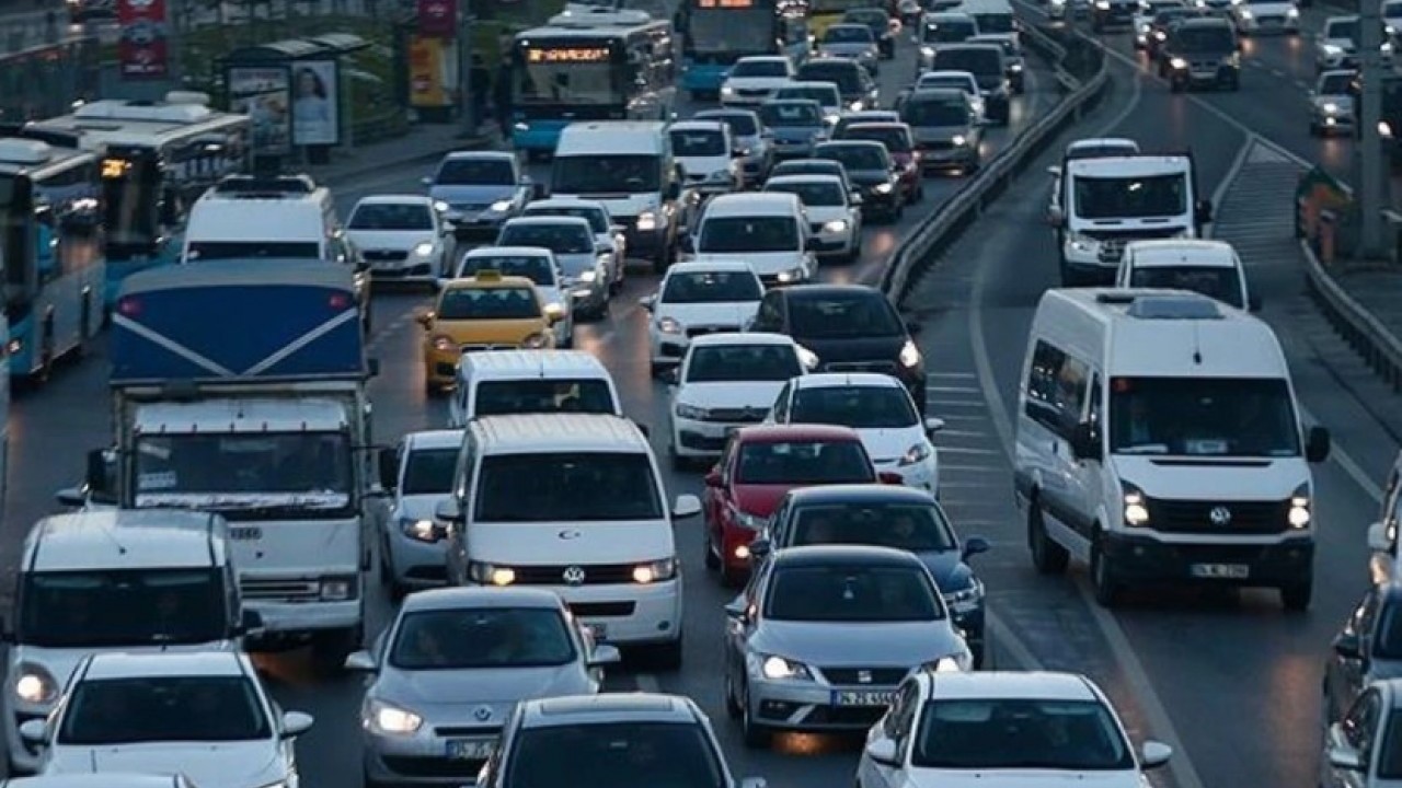 Foto - Birinci sırada hangisi var? Türkiye'de en çok trafiğe kayıtlı 13 otomobil açıklandı