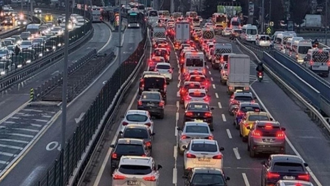Foto - Birinci sırada hangisi var? Türkiye'de en çok trafiğe kayıtlı 13 otomobil açıklandı
