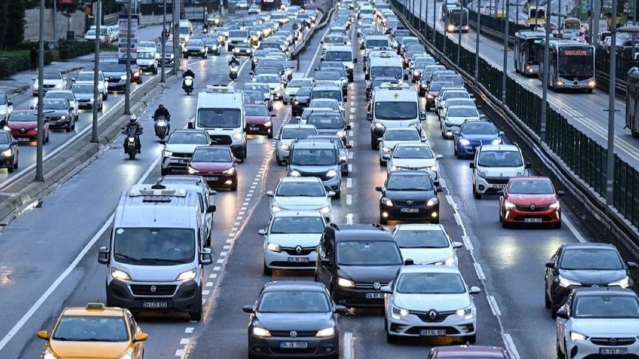 Foto - Birinci sırada hangisi var? Türkiye'de en çok trafiğe kayıtlı 13 otomobil açıklandı