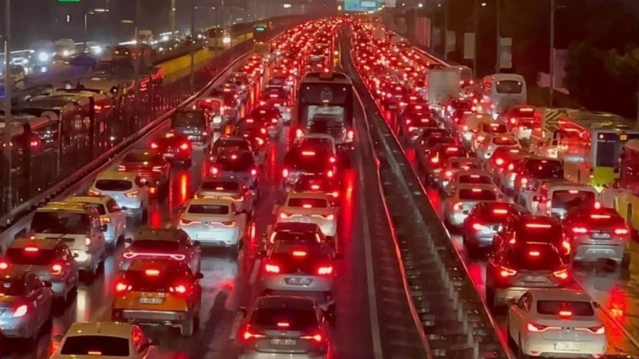 Foto - Birinci sırada hangisi var? Türkiye'de en çok trafiğe kayıtlı 13 otomobil açıklandı