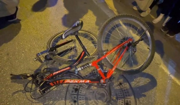 Foto - Bisiklete çarpan ambulans şoförü gözyaşlarına hakim olamadı