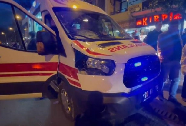 Foto - Bisiklete çarpan ambulans şoförü gözyaşlarına hakim olamadı