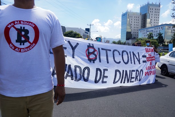 Foto - Bitcoin kararı bir ülkeyi ayağa kaldırdı! Ortalık fena halde karıştı