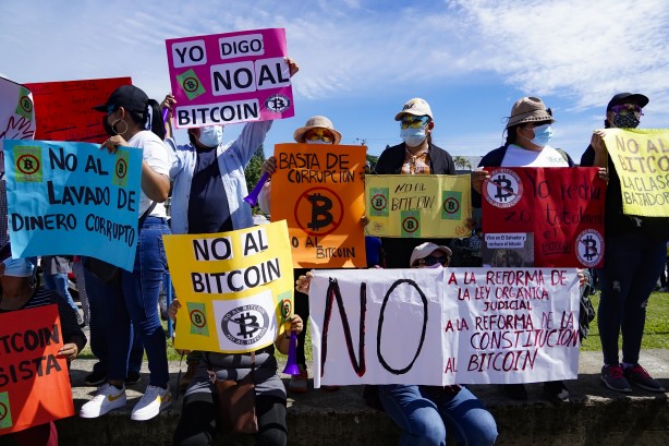 Bitcoin kararı bir ülkeyi ayağa kaldırdı! Ortalık fena halde karıştı